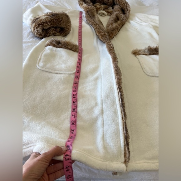 Pottery Barn | Women’s SZ M | Ivory Brown Faux Fur Trim Hooded Robe Monogram KS - Picture 6 of 13